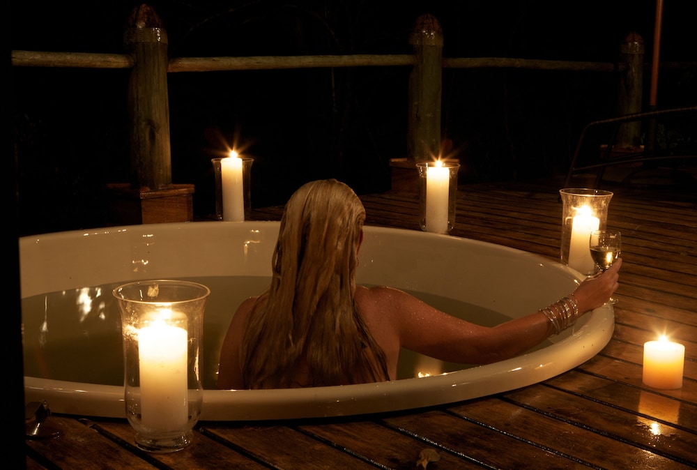 Serena Mivumo River Lodge 28/30