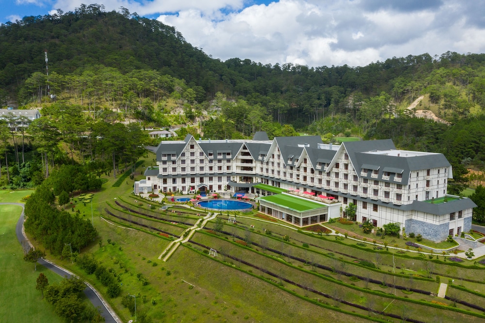 Swiss-Belresort Tuyen Lam Dalat 70/76