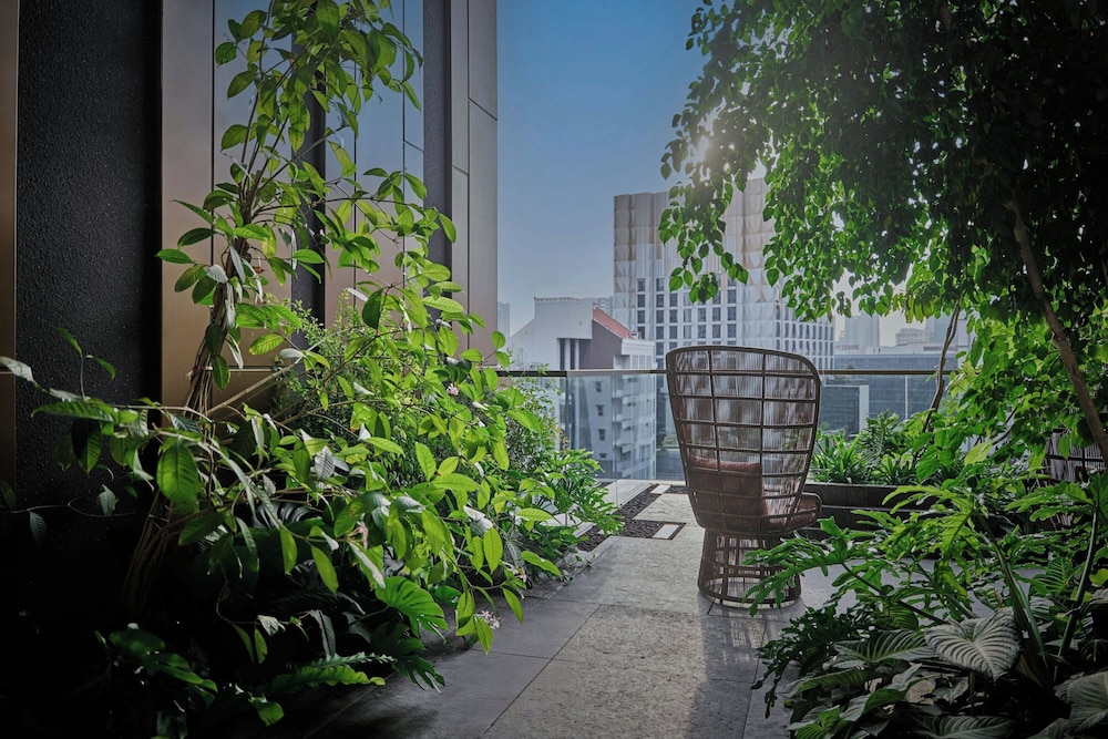 Varel Singapore, a Tribute Portfolio Hotel 41/50