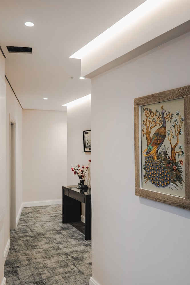Hotel Oasis 7/50