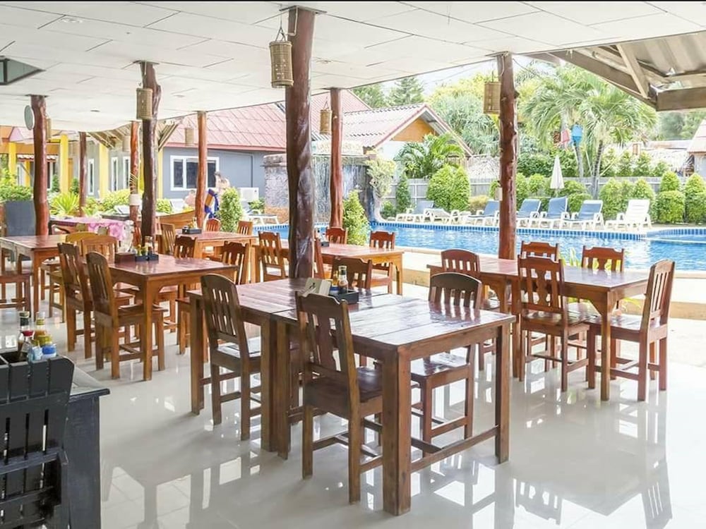 Lanta New Beach Bungalows 23/50