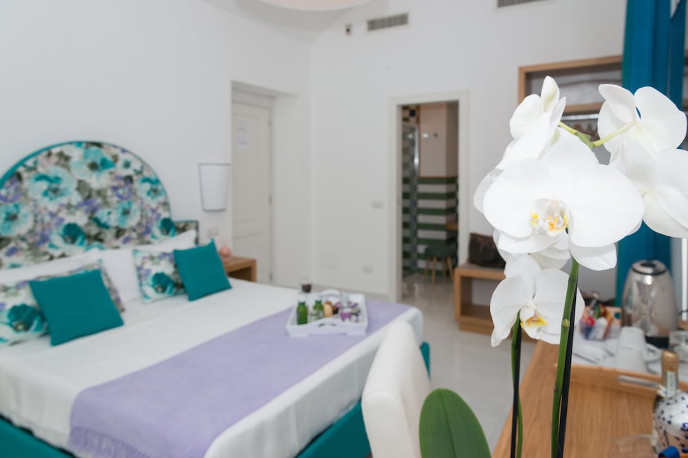 Sorrento Luxury Rooms 11/42