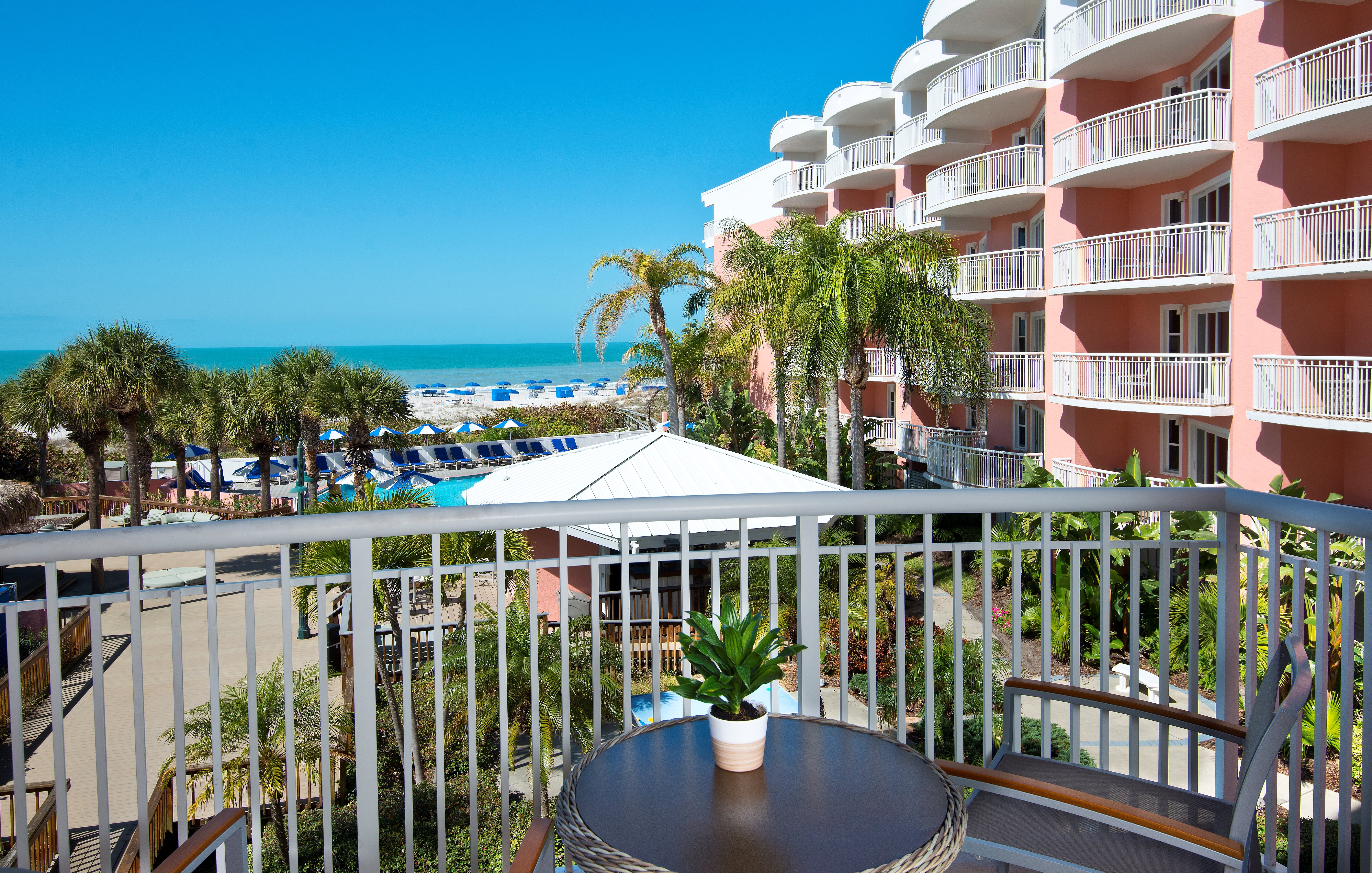 Beach House Suites By The Don Cesar 4/45
