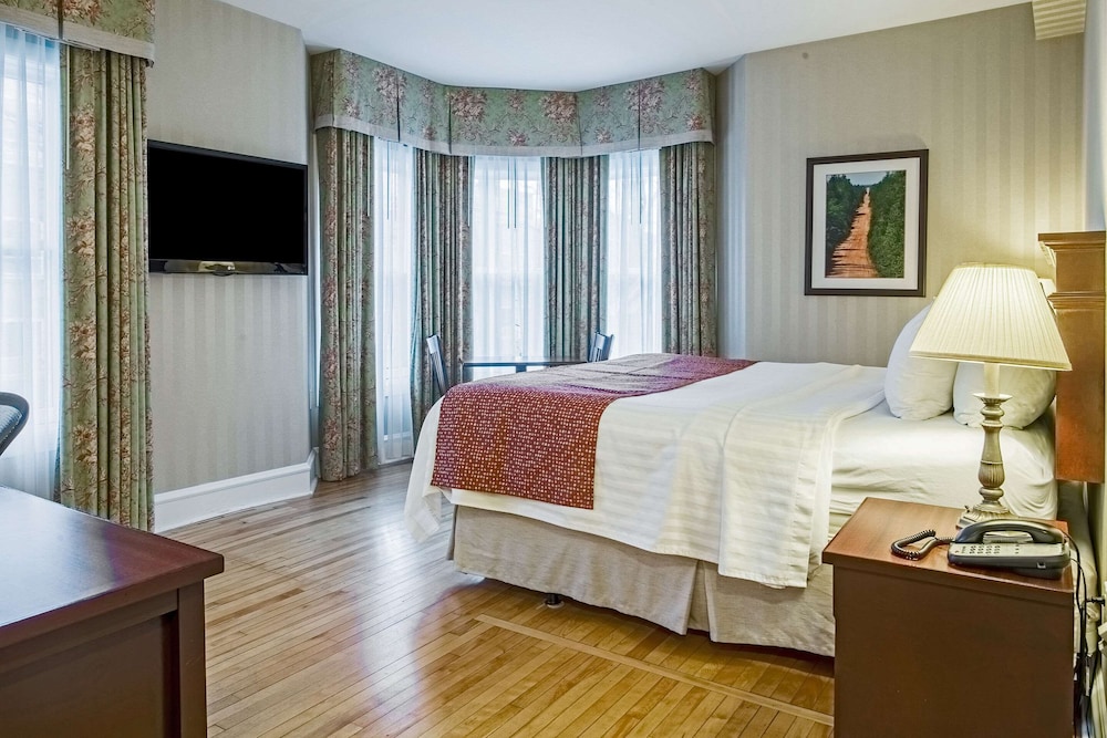 Quality Inn Suites Downtown Charlottetown 13/34
