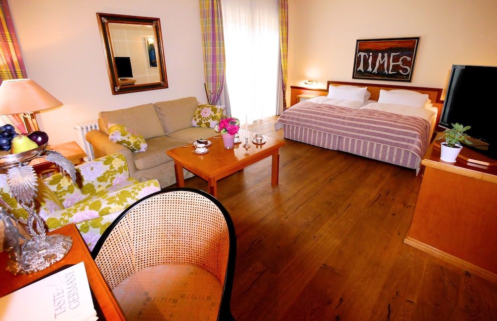 Villa Hammerschmiede Hotel 30/50