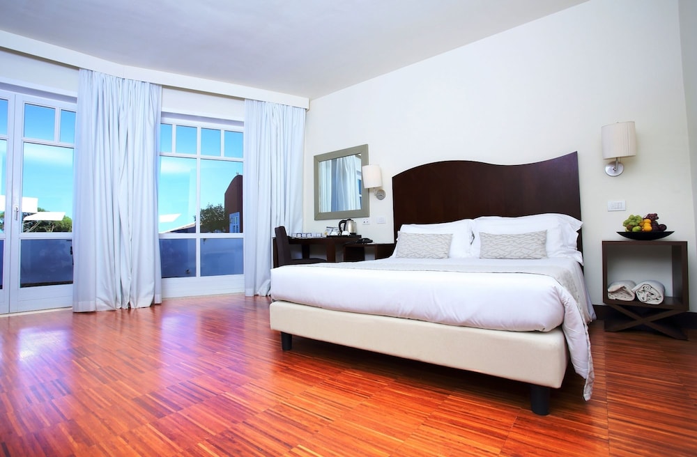 Felix La Coluccia Hotel 17/67