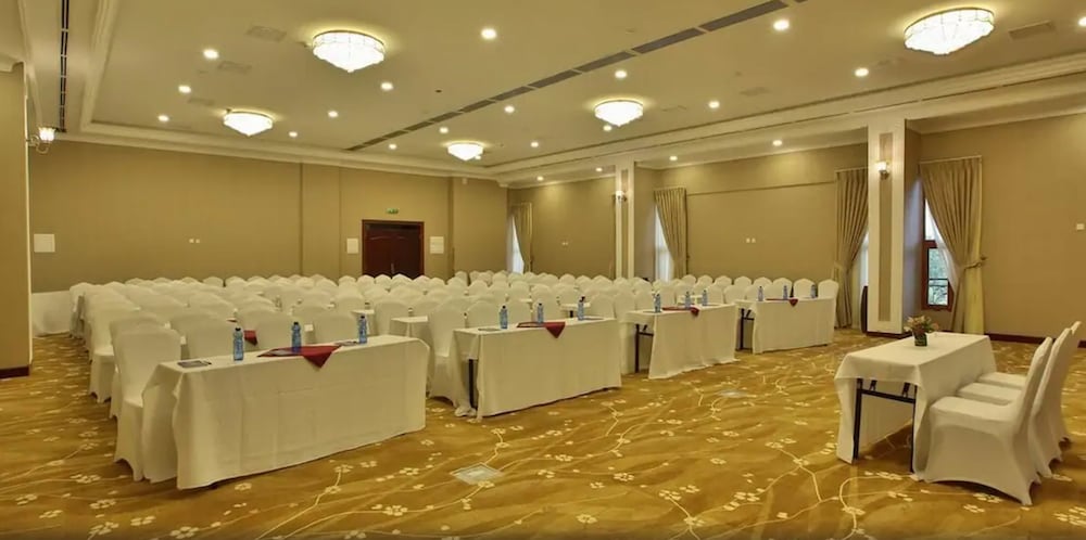 Sapphire Addis Hotel 46/50