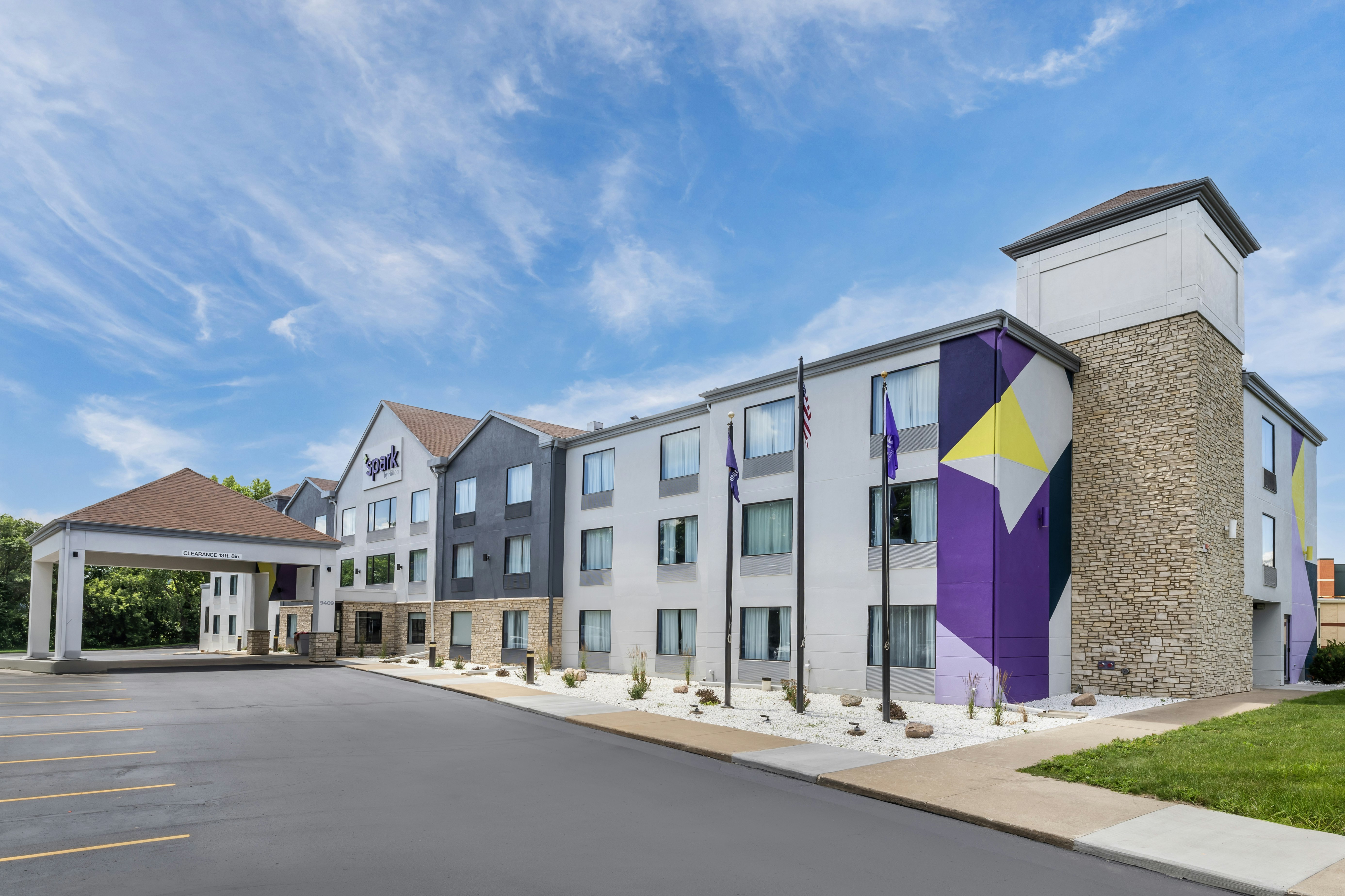 Days Inn & Suites Onalaska WI 2/22