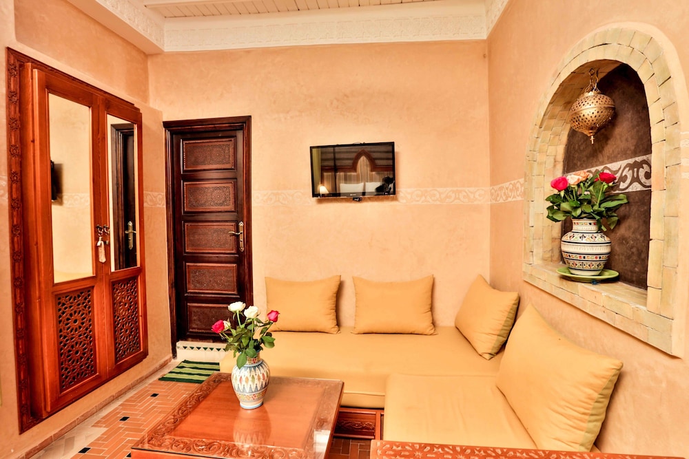 Riad Nakhla 39/62