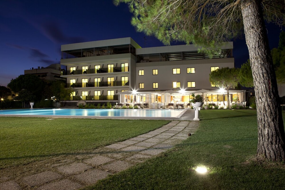 HOTEL FALCONE 2/32