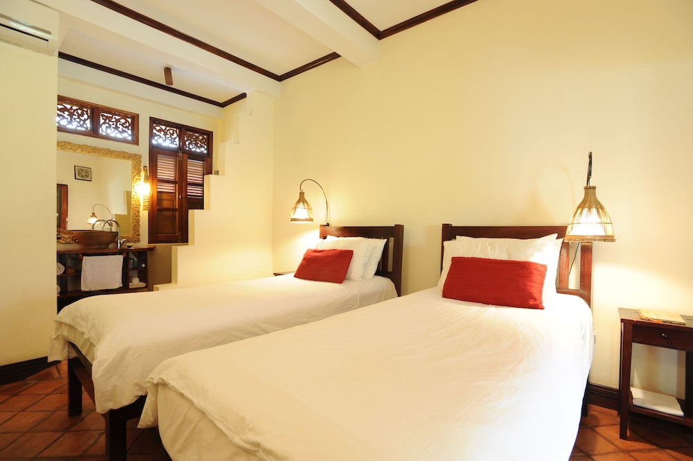 KING BED
