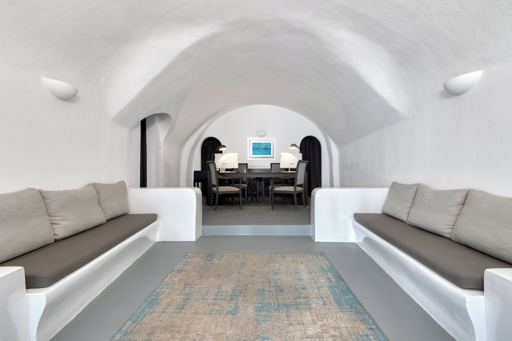 Grand Ambassador Santorini Hotel 55/78