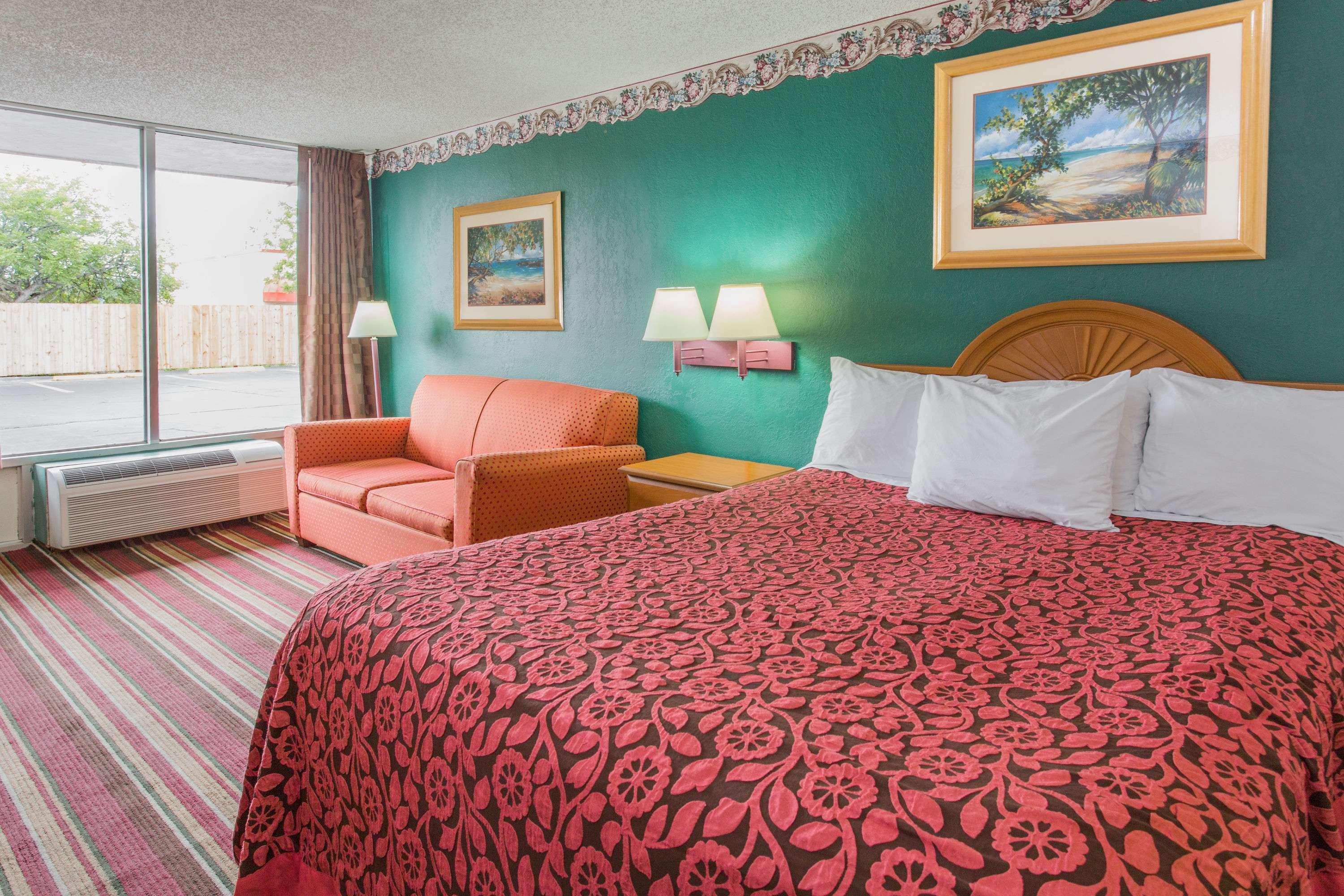 Room at Arya Hotel & Suites Coconut Grove, WorldHotels, Distinctive, MIAMI - FL