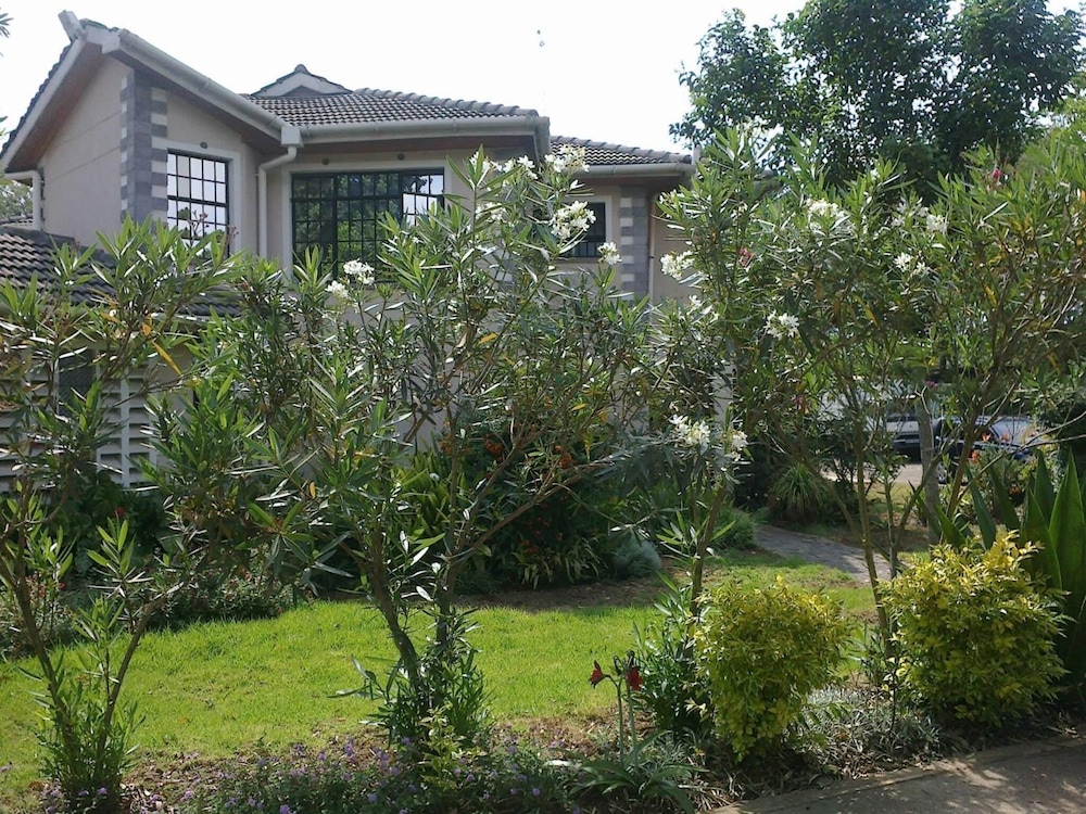 Spurwing Guest House 46/50