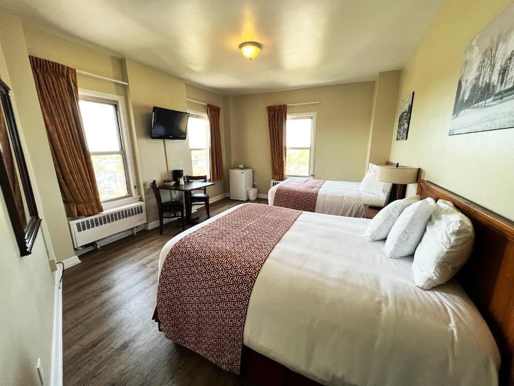 Lenox Hotel and Suites 4/15