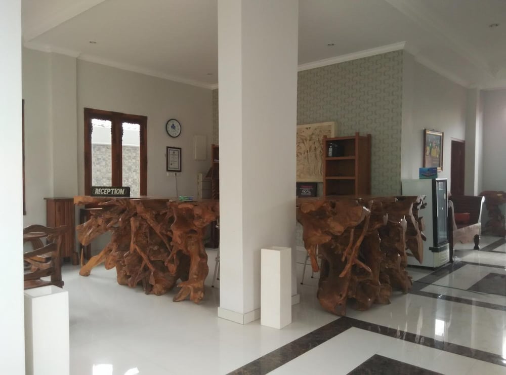 Hotel Wahyu Dana 25/46