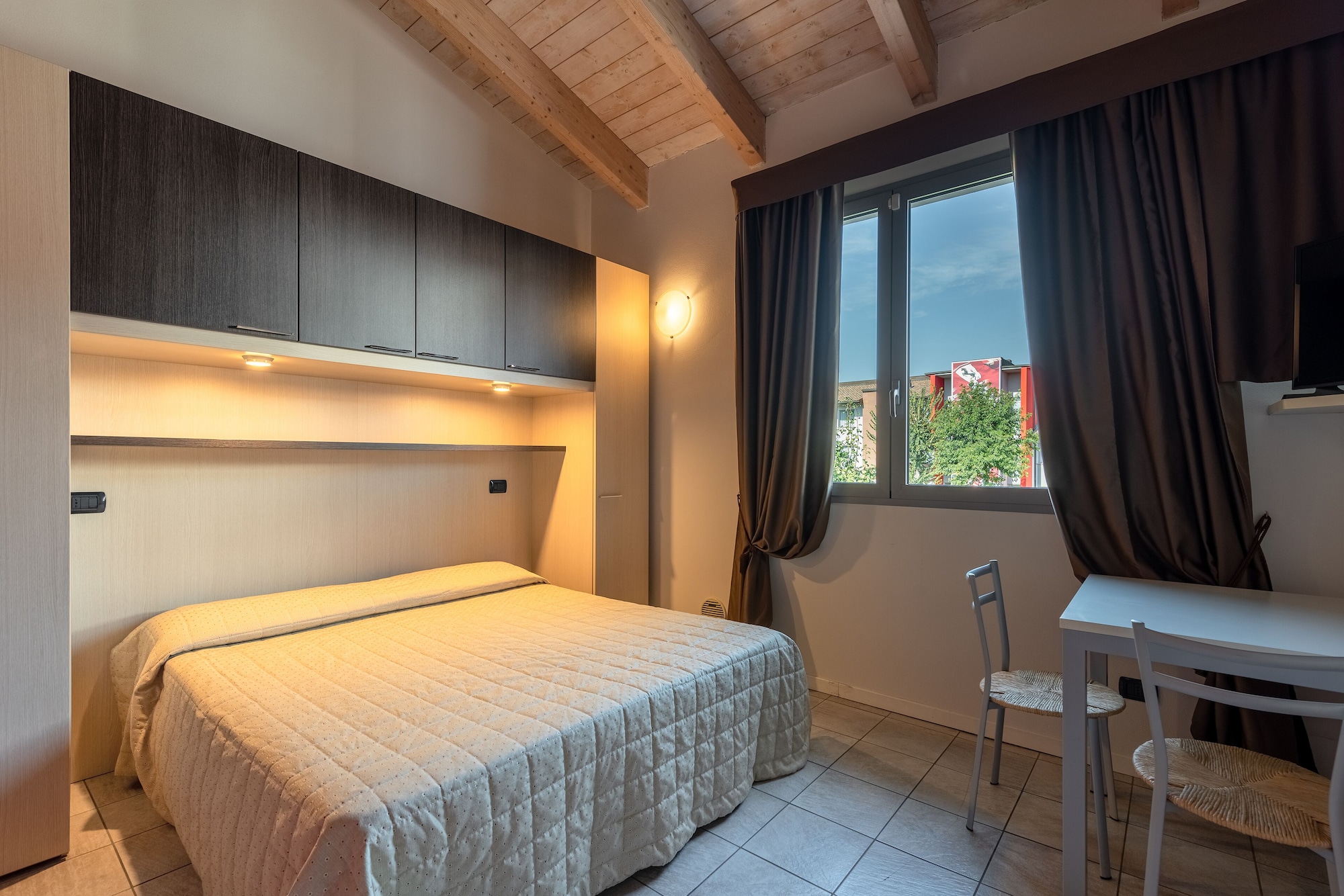 BASIC, STUDIO, DOUBLE BED