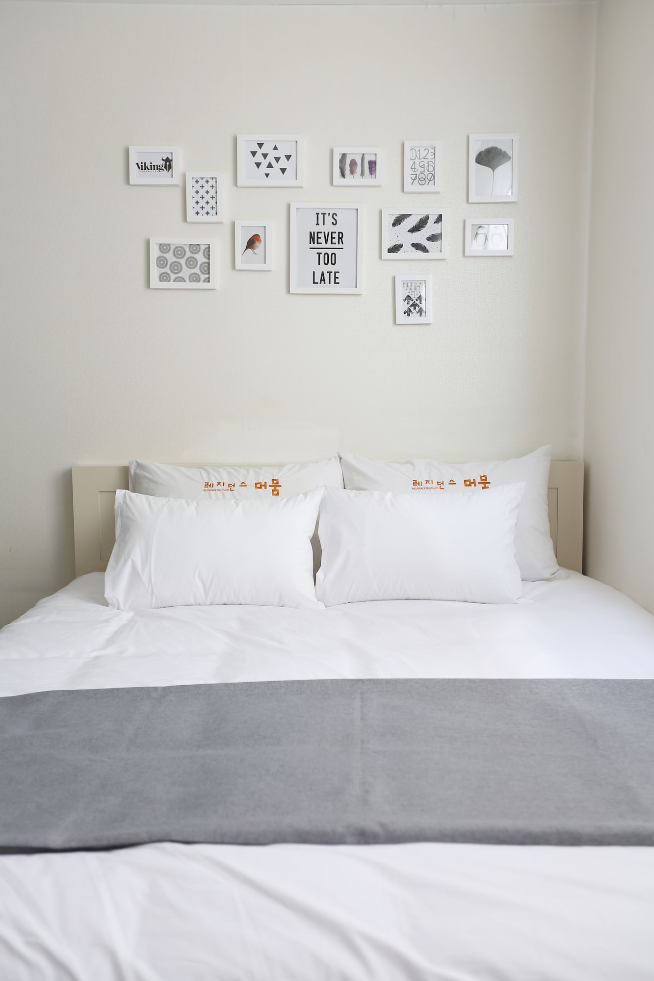 DELUXE, DOUBLE BED