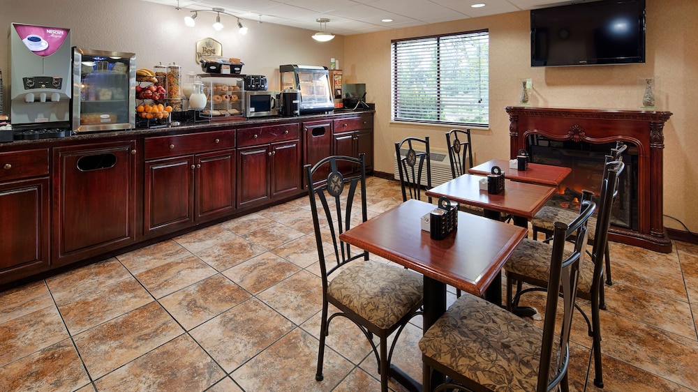Best Western Mansfield/Bellville 24/31