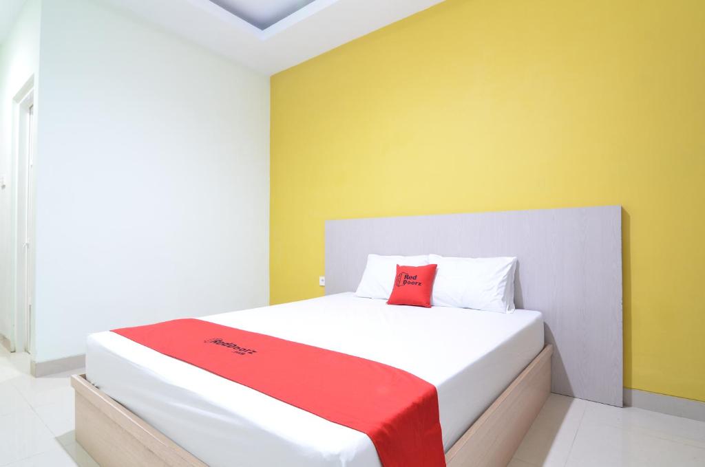 Reddoorz Plus Near Museum Keraton Surakarta 6/16