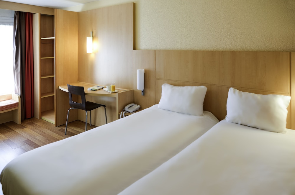 Ibis Paris Coeur d Orly Airport Hotel 17/66
