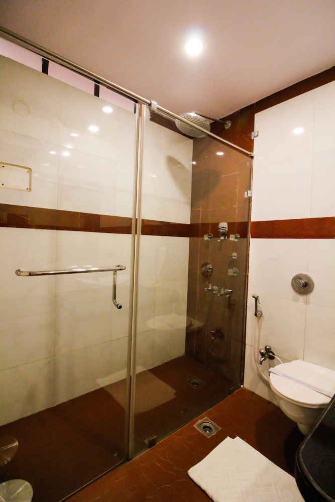 HOTEL RISHI REGENCY 32/32