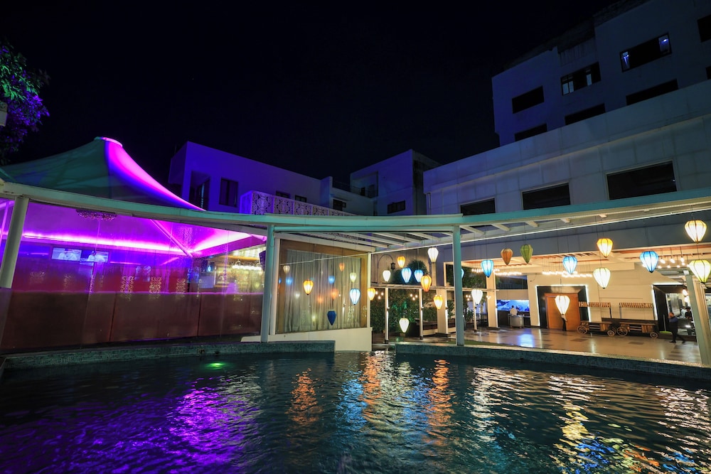 Hotel Royal Cliff 3/50