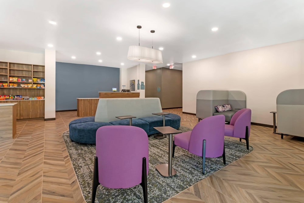 Sleep Inn & Suites Ashland City, TN 40/50