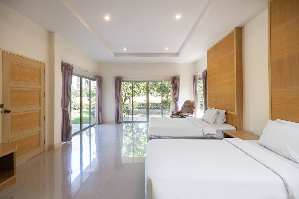 Thara Cholapruek Resort 3/50