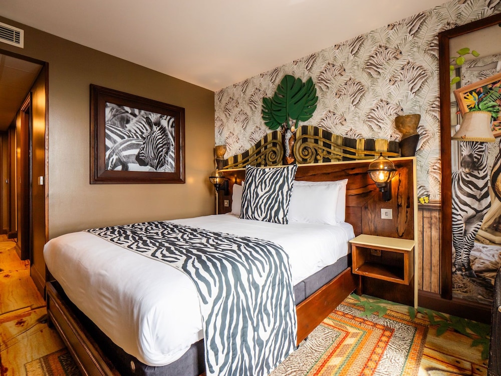 Chessington Resort Hotels 44/90