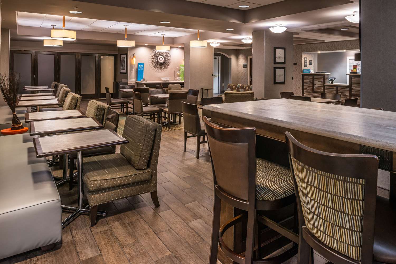 restaurant cafeteria