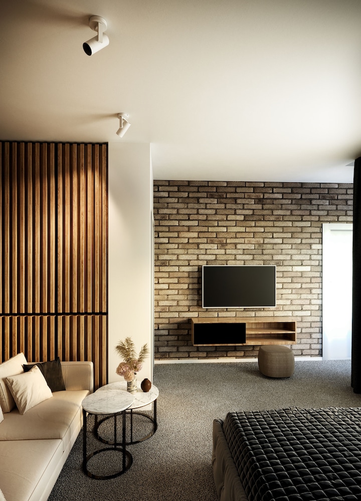 Privilege Suites By Central Park 48/69