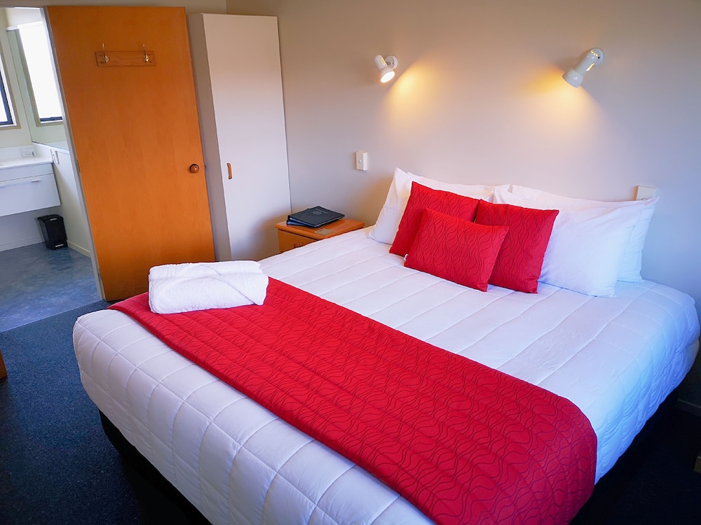 Aston Court Motel Blenheim 12/39