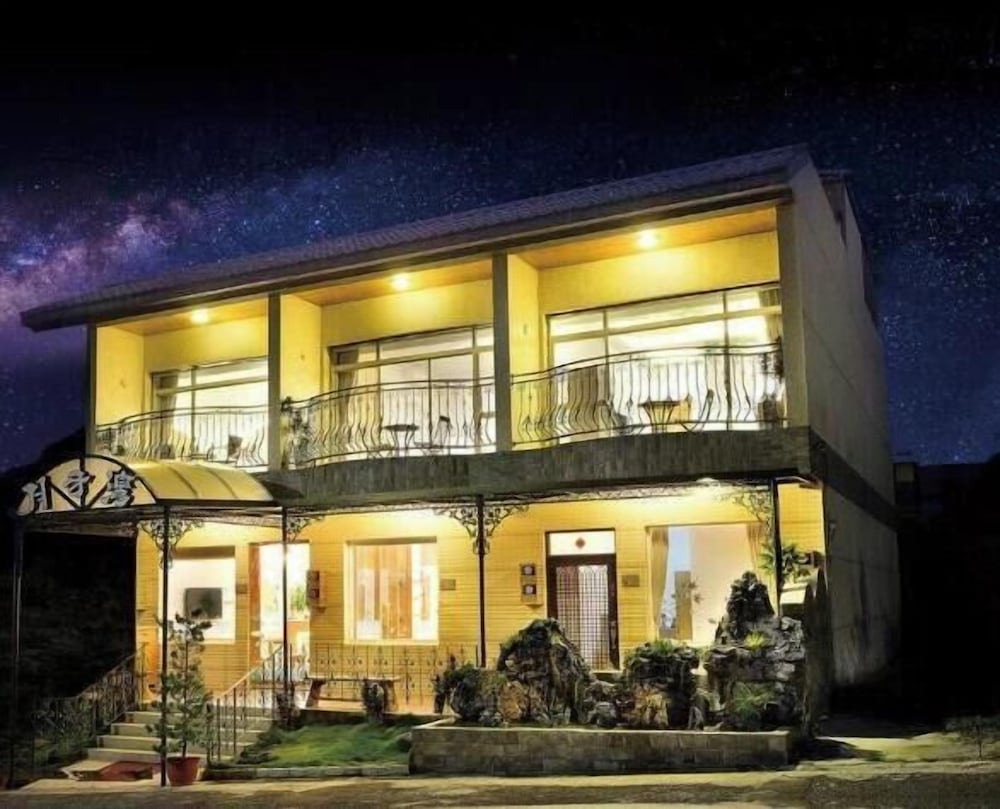 Lunatis Bay Hotel 2/50