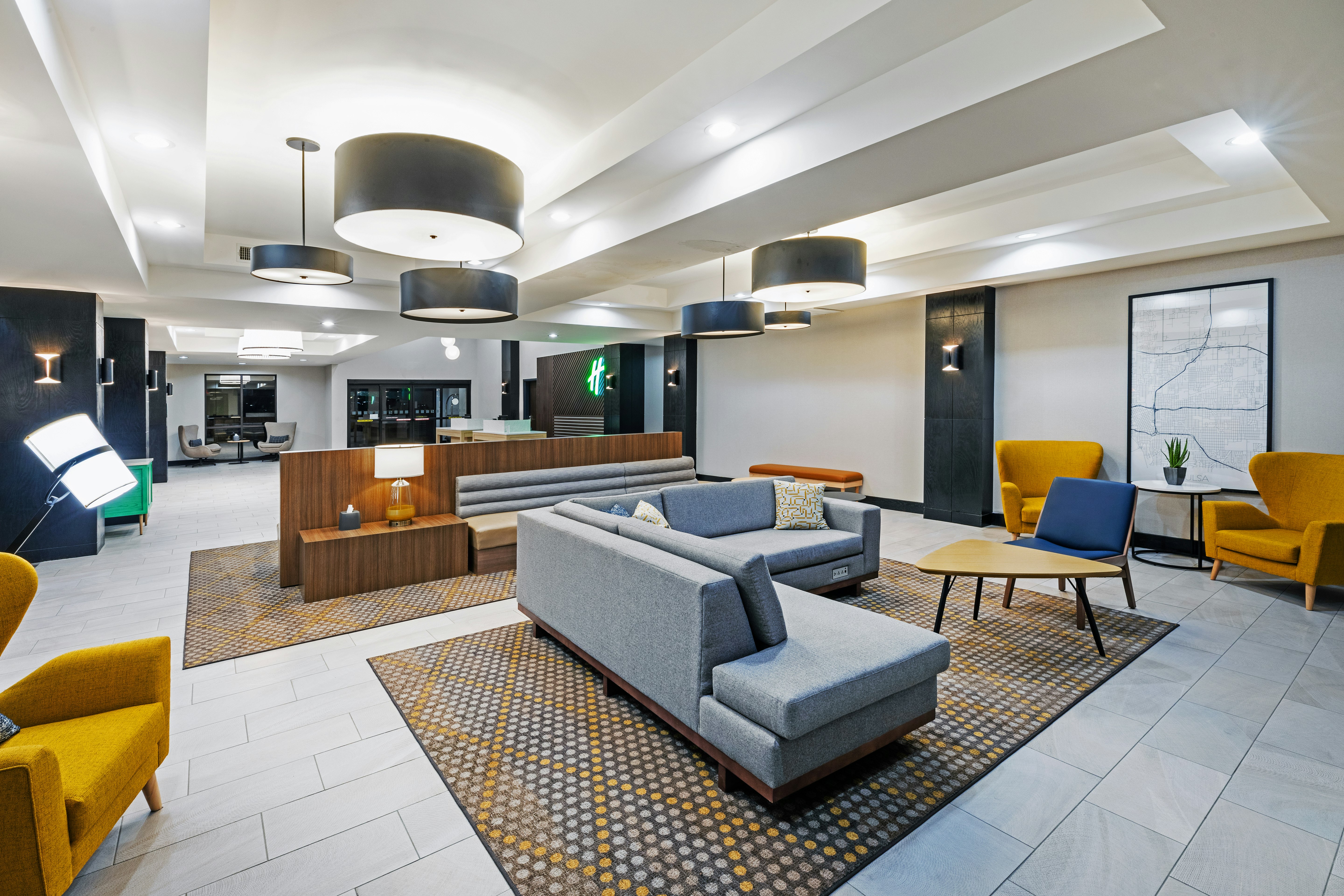 Holiday Inn Hotel & Suites Tulsa South 40/56