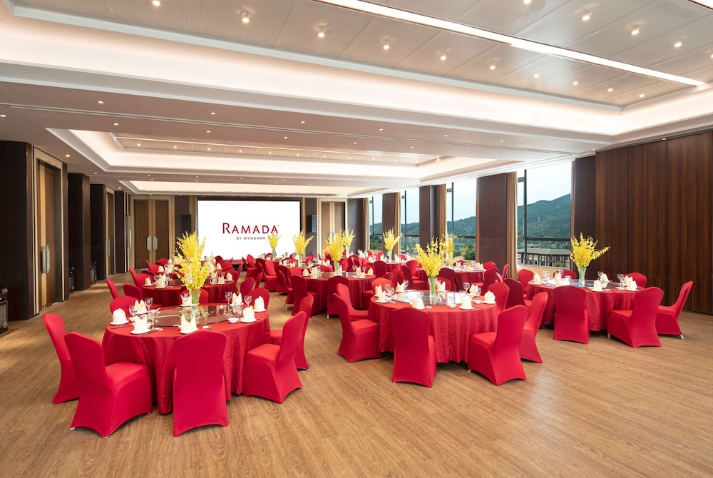 Ramada by Wyndham Yingshan Jiulongwan Resort 21/26