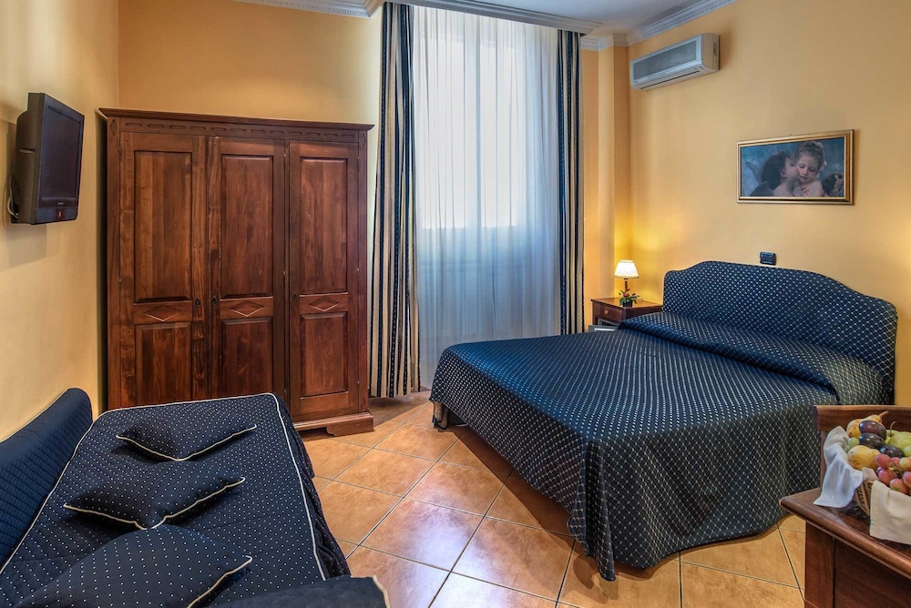 Hotel Caracciolo 46/62