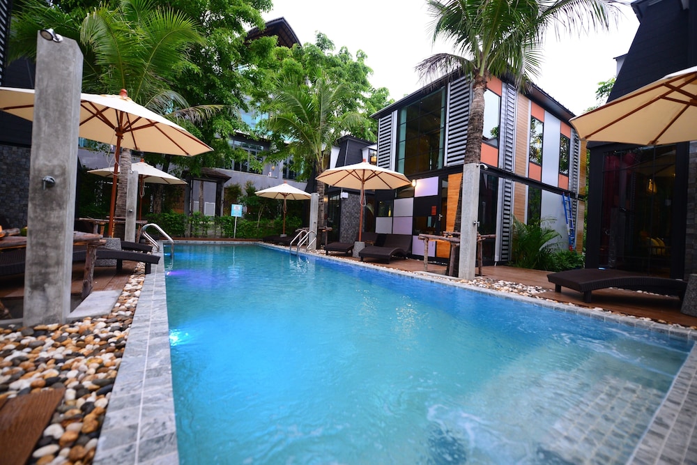 Bukit Pool Villas 36/44