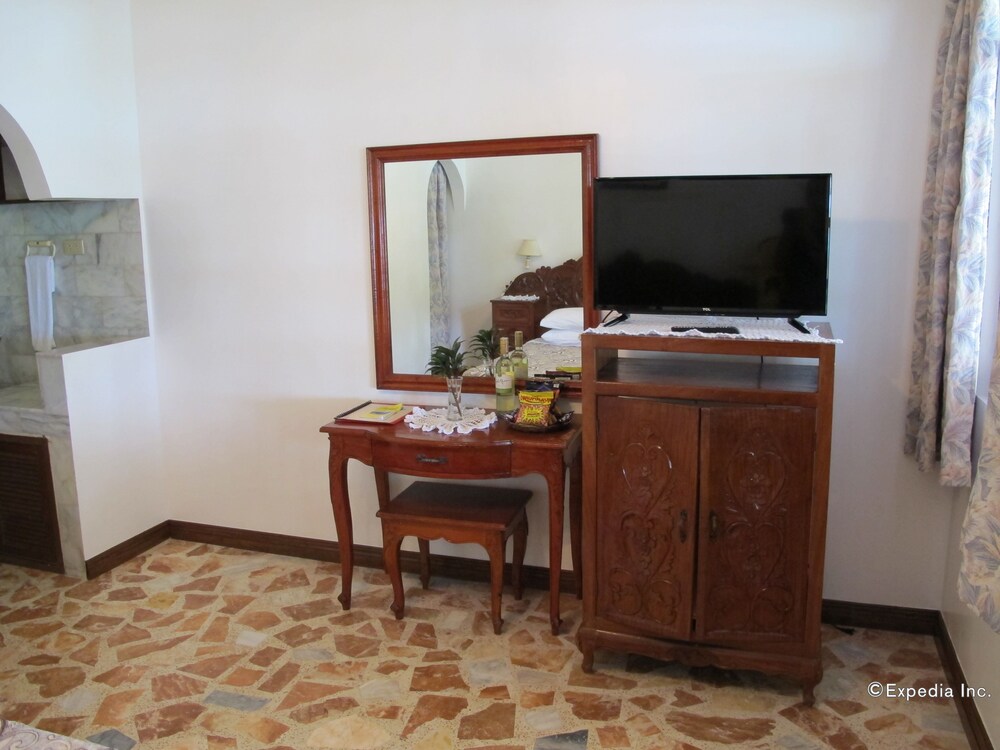 Blue Crystal Beach Resort 6/50