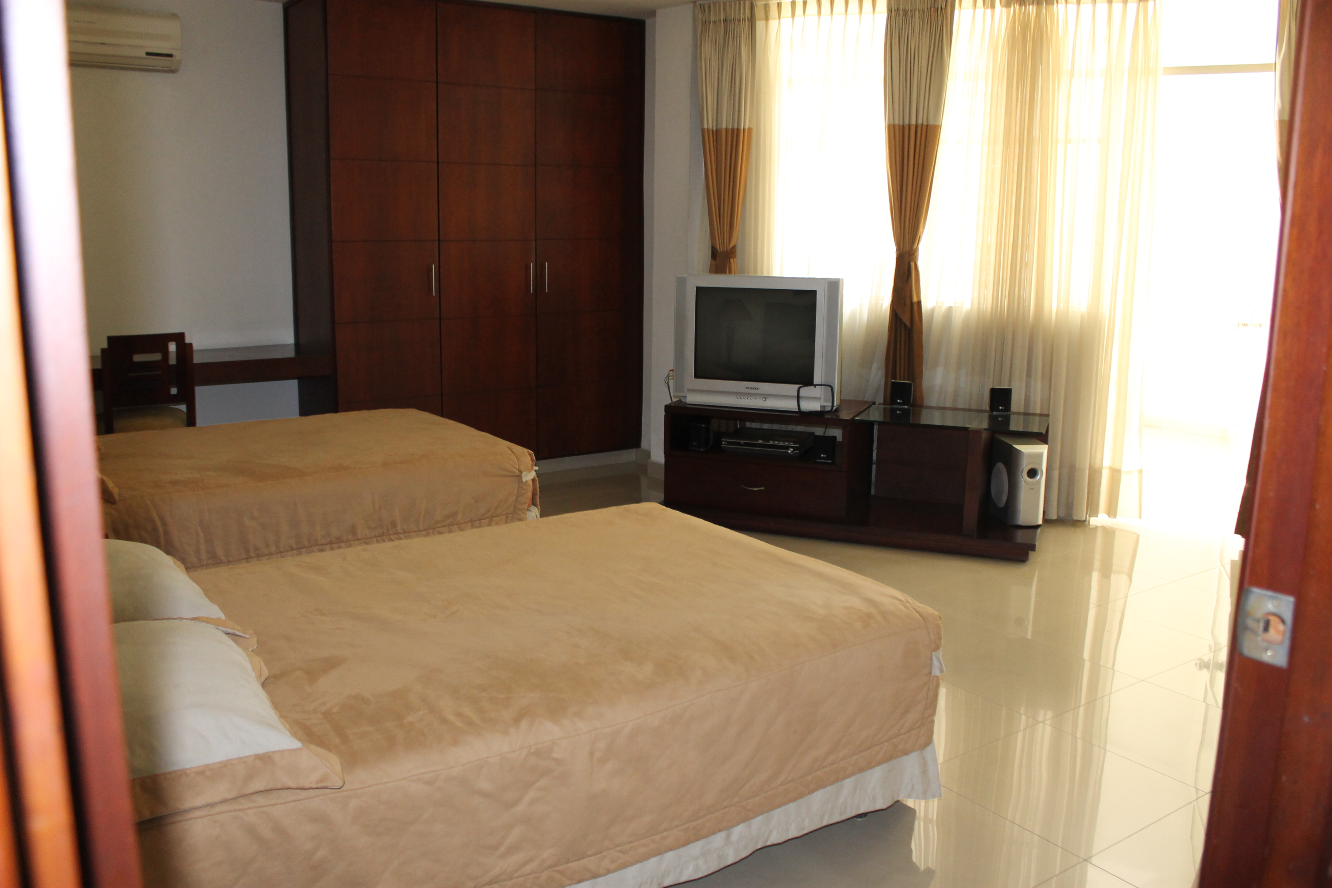 Hotel Cuarta Avenida 13/37