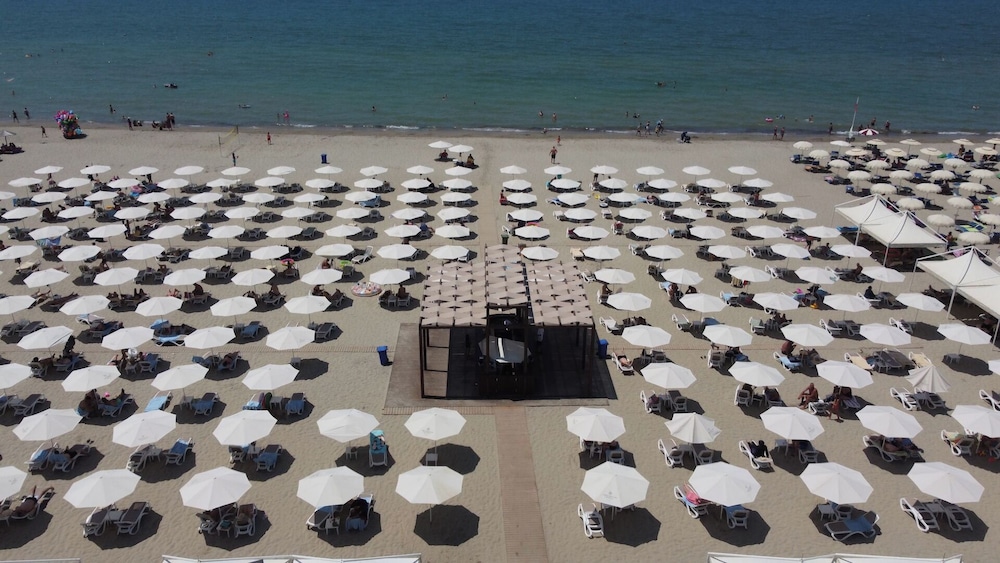 Premium Hotel Beach 4/50