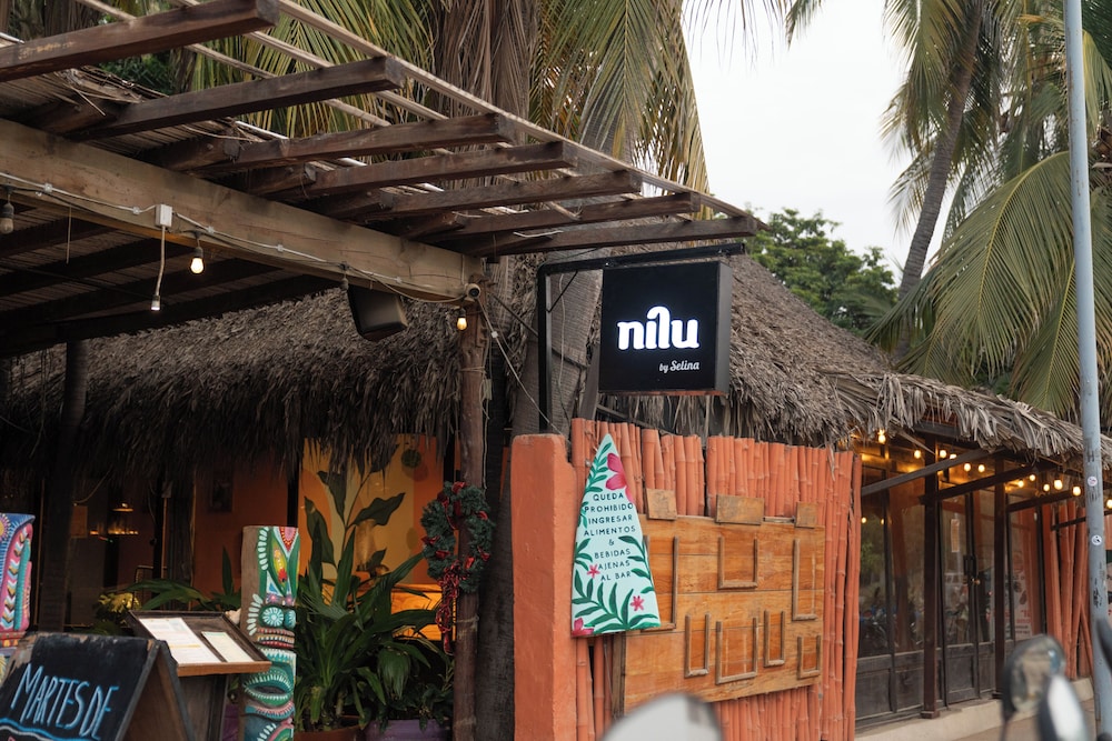 Nilu Puerto Escondido by Selina 5/76