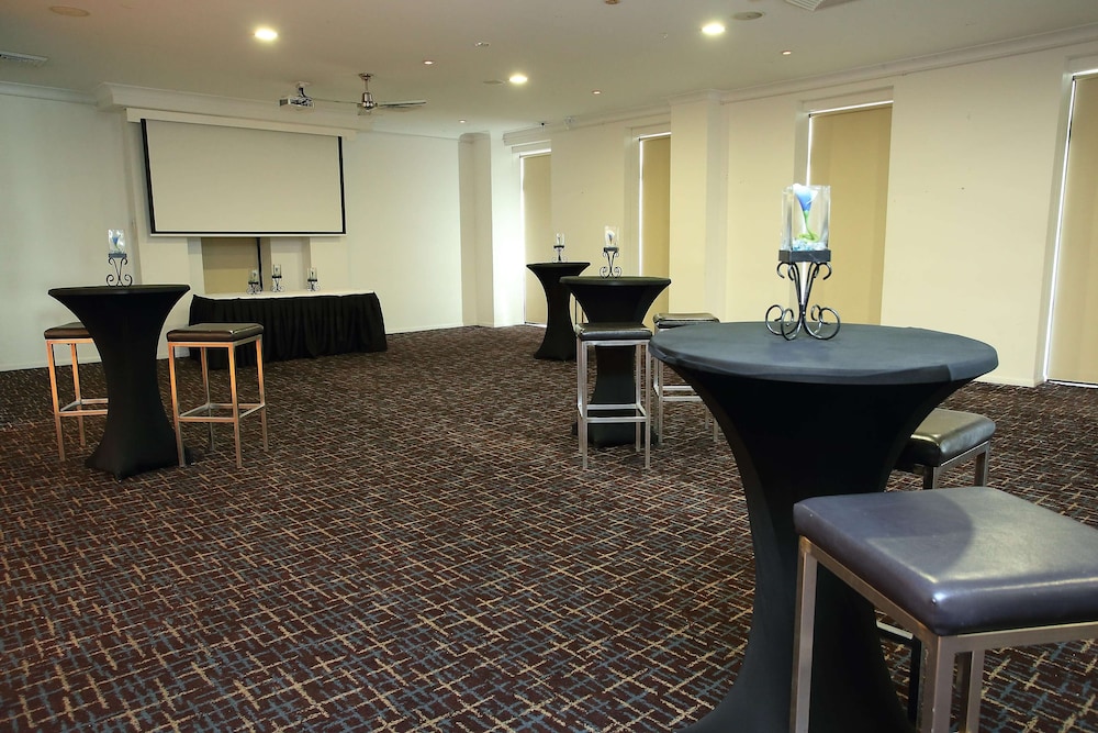Oaks Townsville Metropole Hotel 56/69