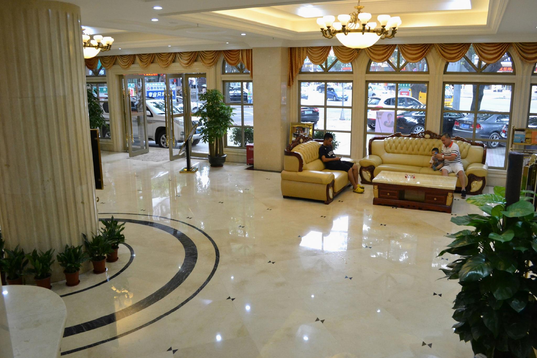 Vienna Hotel (Huizhou Maidi) 16/32