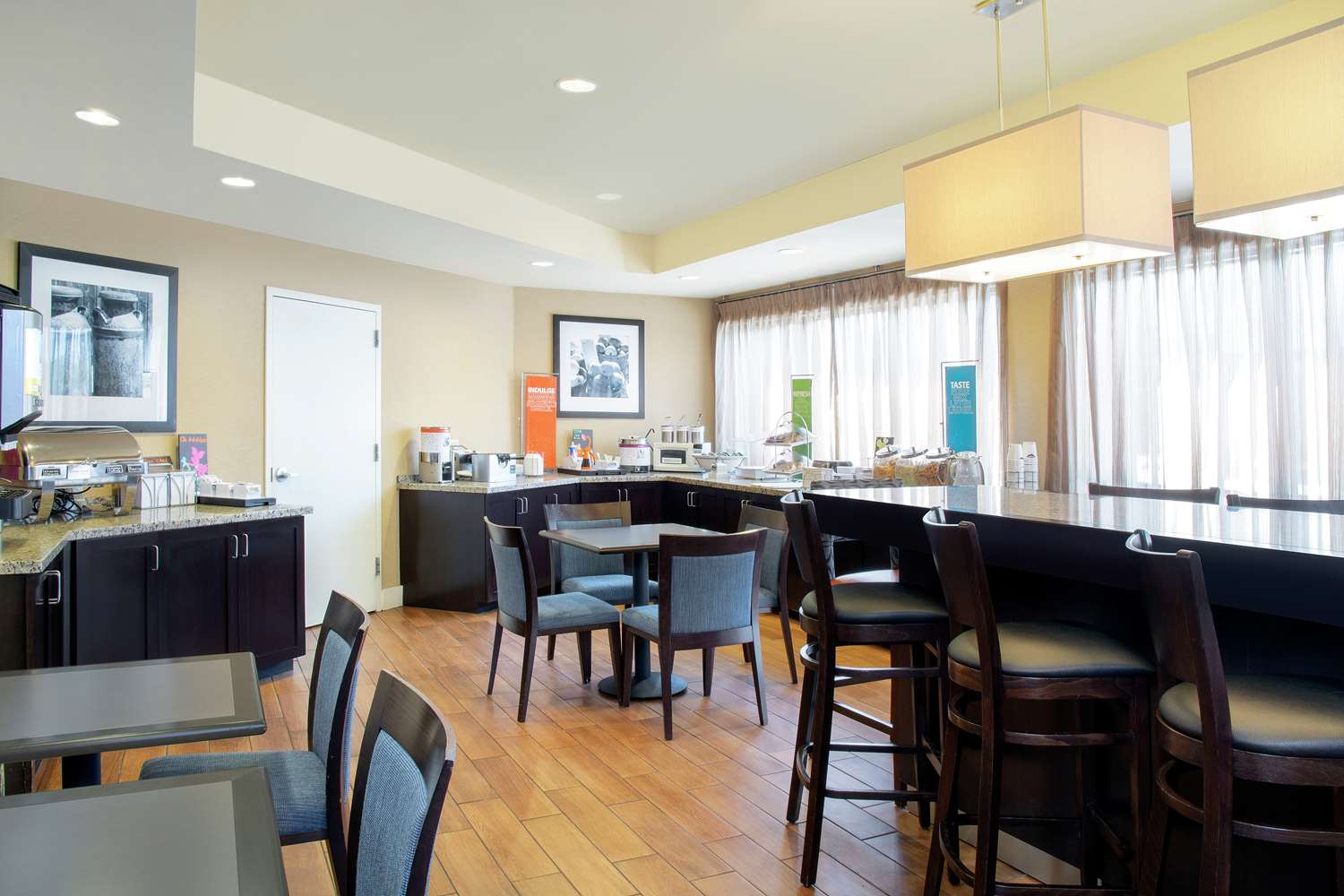 restaurant cafeteria