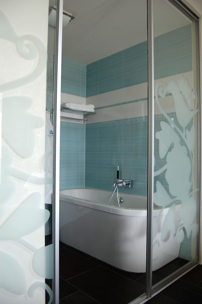 Echo Residence All Suite Hotel 46/50