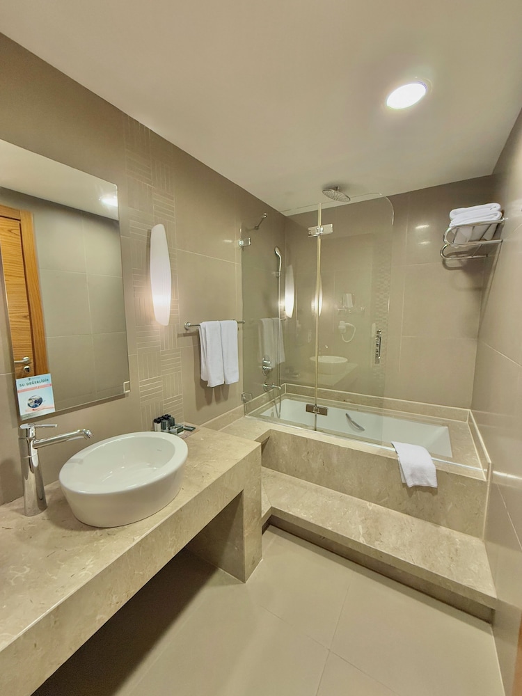 The Green Park Pendik Hotel and Convention Center 66/66