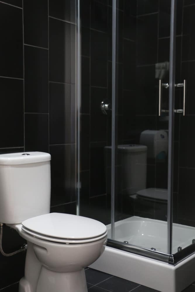 Mixed Dorm, 10 People, Shared Bathroom