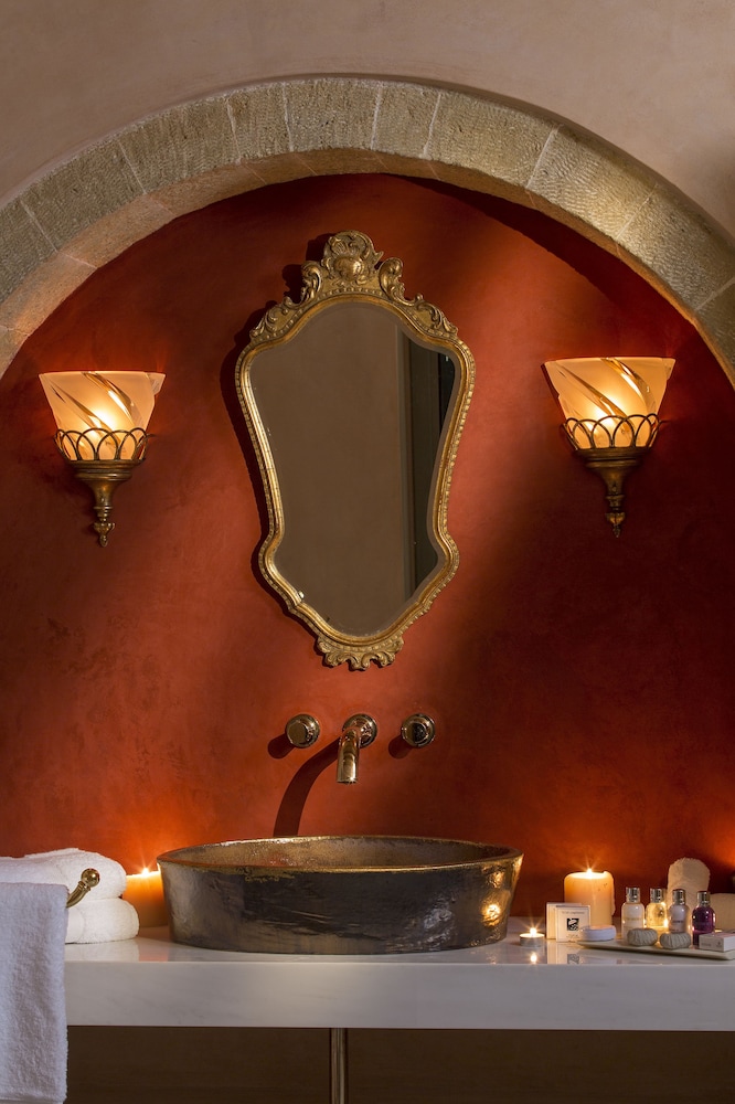 Moni Emvasis Luxury Suites 34/70