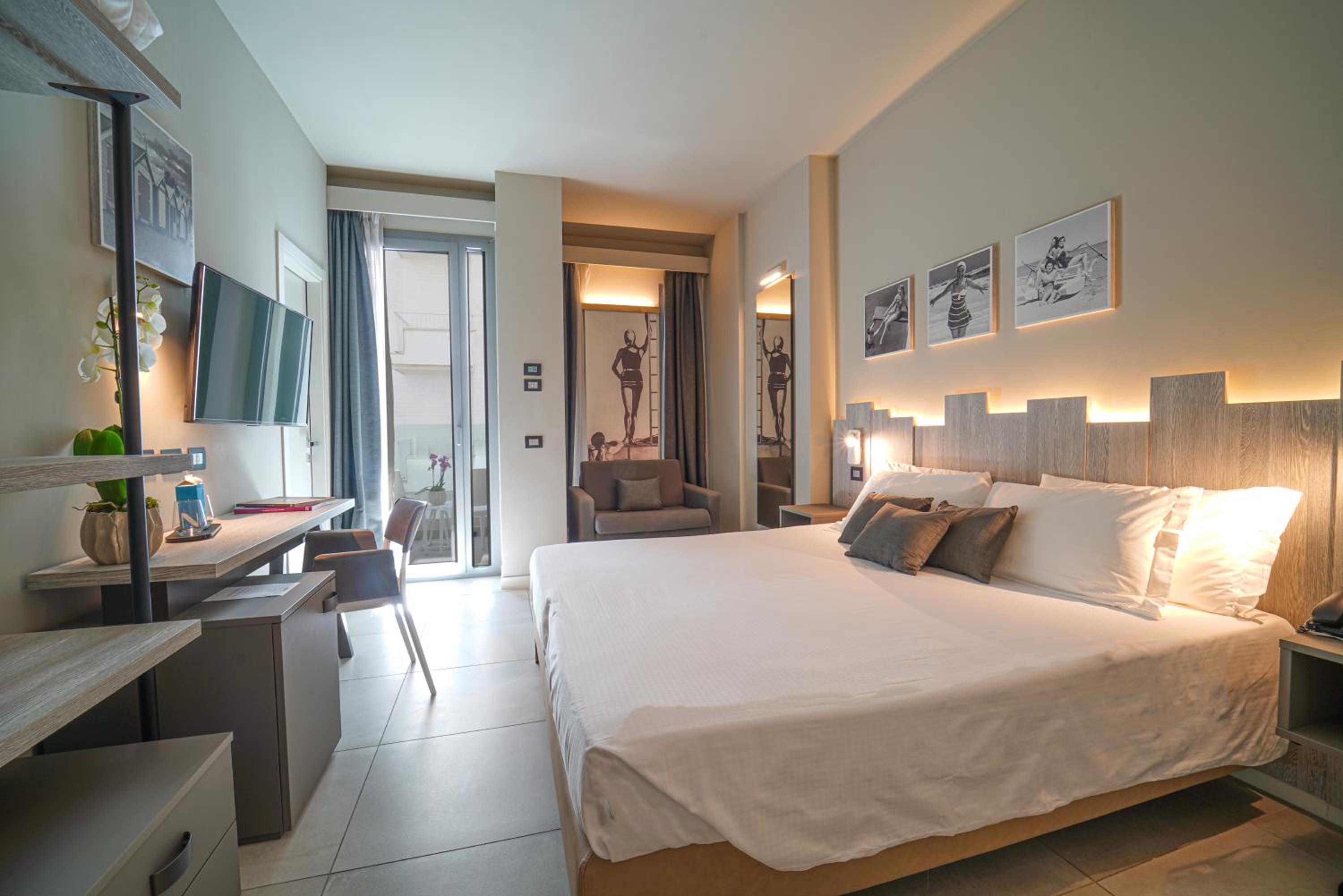 Room, Triple, Hill View